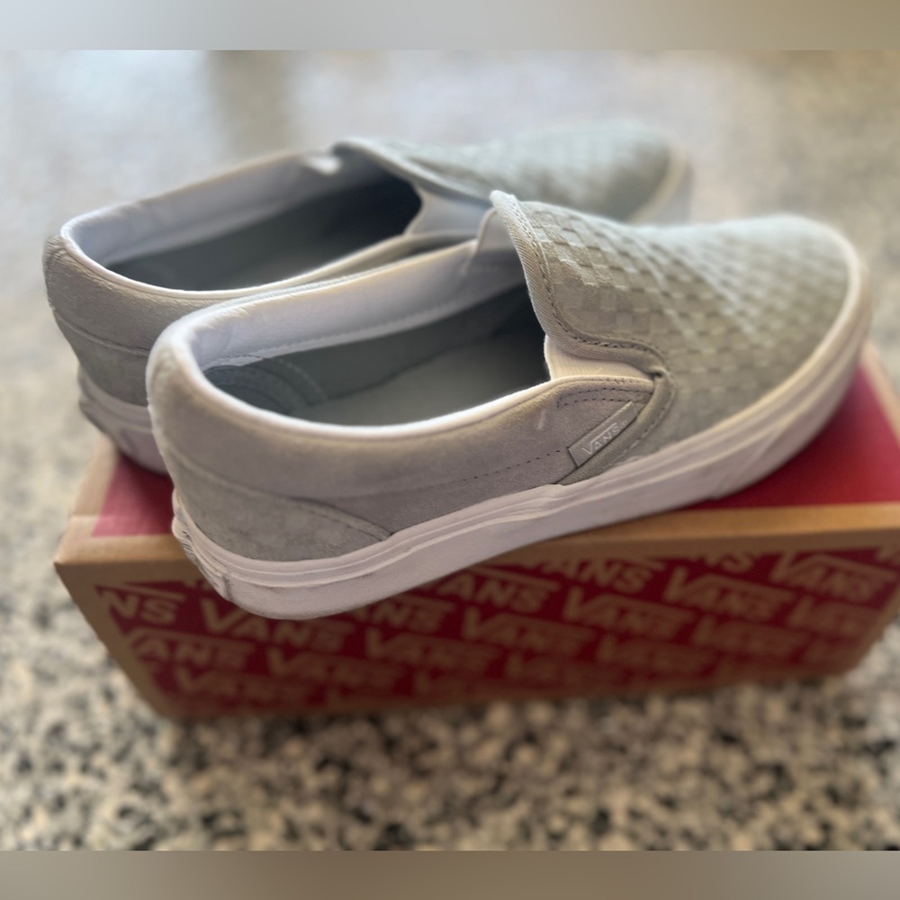 VANS UA Classic Slip-On WOMEN SIZE 5.5 Color: Mirage Gray/True White